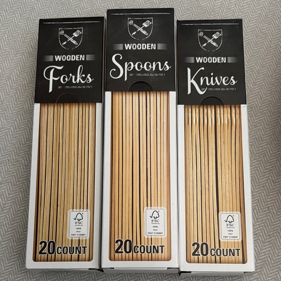 Vibrant Pink Hawaiian Party Decoration Set. Just add plates, napkins & cups - Picture 4 of 9